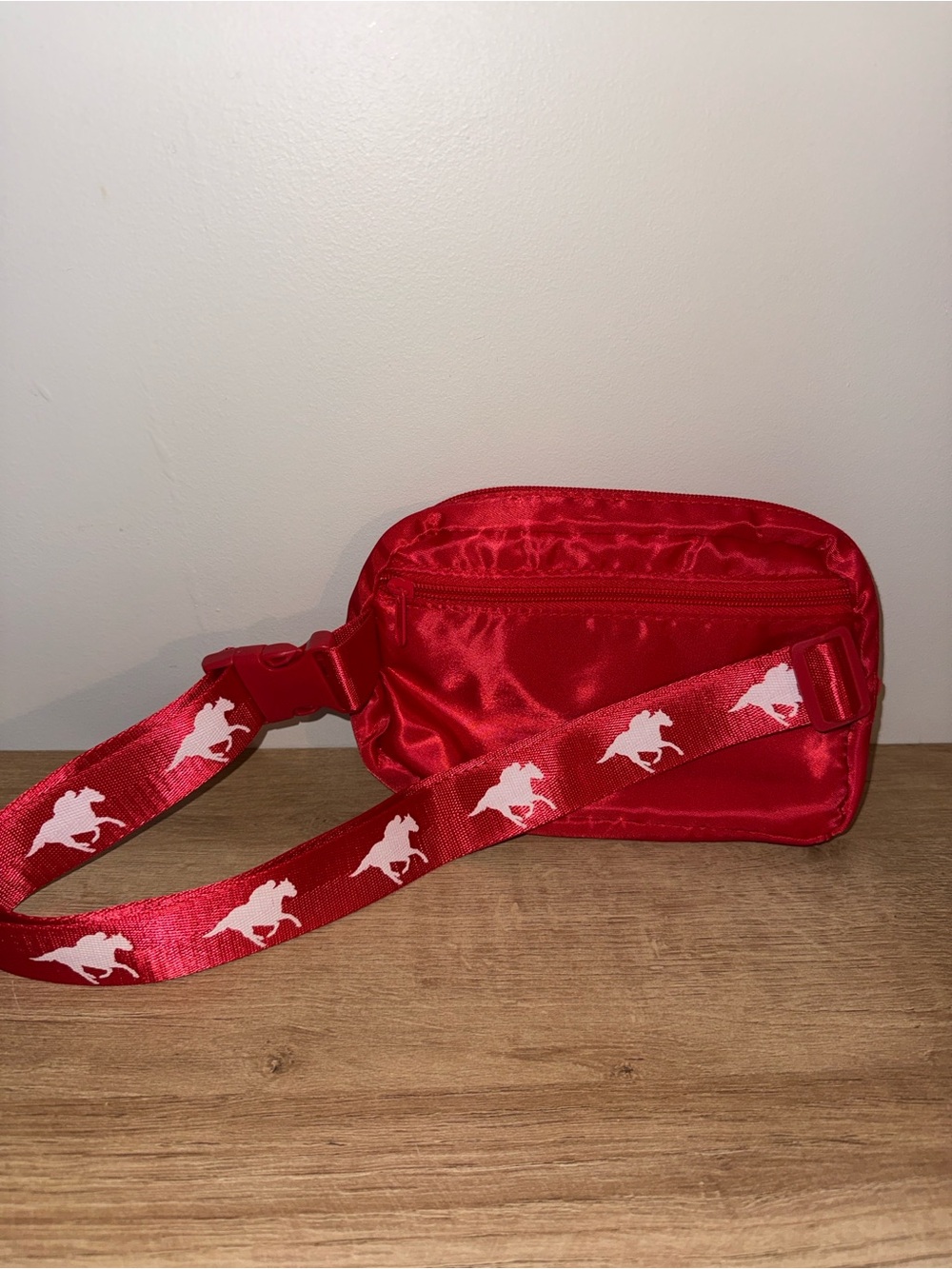Saratoga Race Course Red Belt Bag - Picture 5 of 7